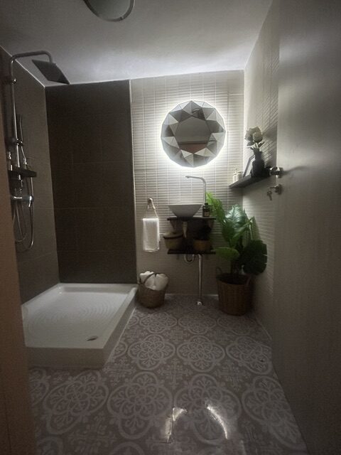 Baño Confortable y de lujo en Casa remedios Alojamiento turístico en Archidona